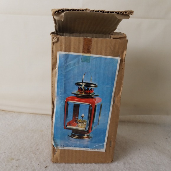 Kerosene Oil Lamp Lantern‎ Vntg Hong Kong Mini Red Gold Decoration Decor - Picture 10 of 10
